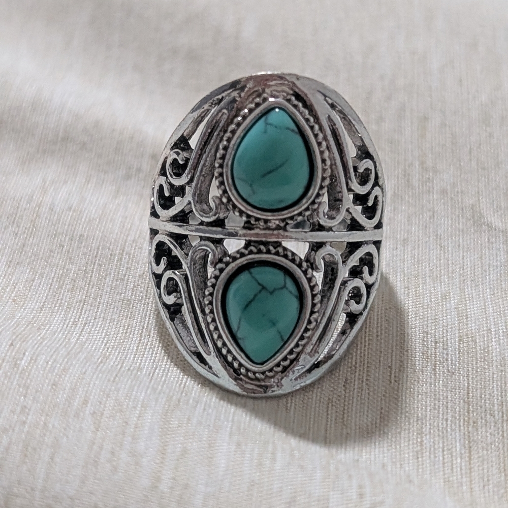 Western Faux Silver and Turquoise Statement Ring Size 8 - Picture 1 of 8